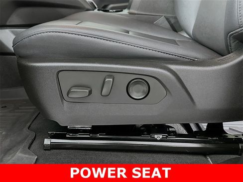 Used 2024 Chevrolet Colorado LT w/ LT Convenience Package III image 10