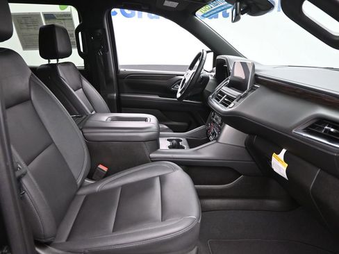 Used 2023 Chevrolet Suburban Z71 w/ Luxury Package image 7