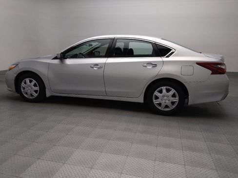 Used 2018 Nissan Altima 2.5 S w/ S Convenience Package image 3