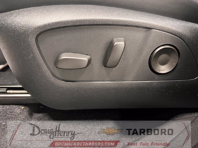 New 2027 Chevrolet Traverse RS w/ LPO, Floor Liner Package FWD image 28
