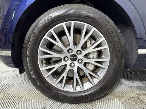Certified 2025 Genesis GV80 2.5T Standard AWD/4WD image 23