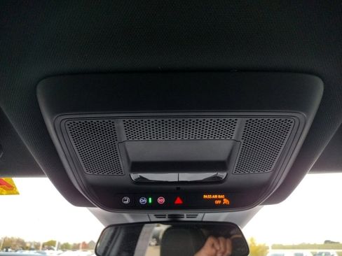 Used 2024 Chevrolet Blazer EV LT image 33