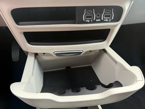 Used 2023 Chrysler Voyager LX FWD image 30