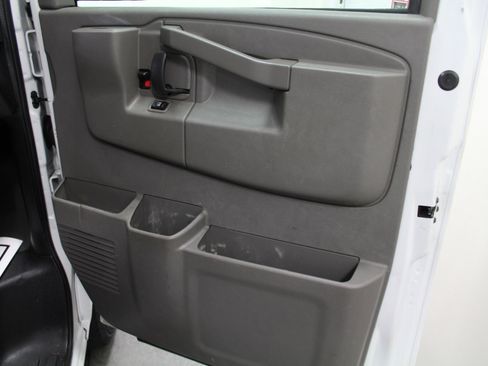 Used 2020 GMC Savana 3500 LT w/ LT Preferred Equipment Group image 22