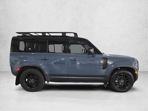 Certified 2023 Land Rover Defender 110 SE AWD/4WD image 4