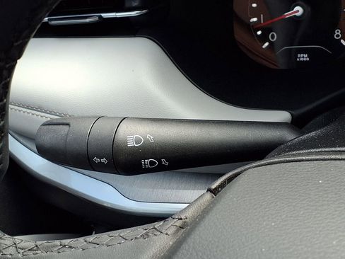 Used 2025 Jeep Compass Limited image 22