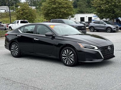 Used 2025 Nissan Altima 2.5 SV