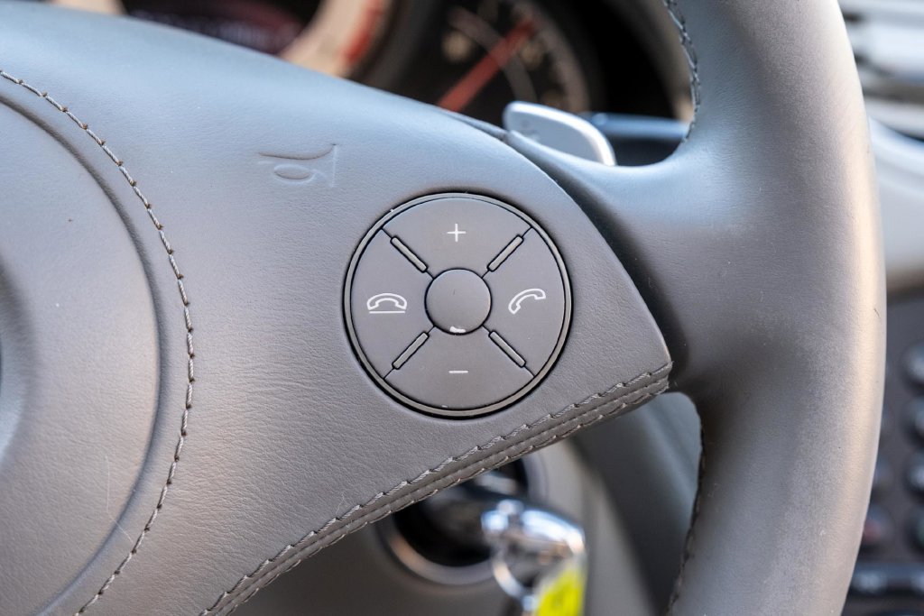 Used 2011 Mercedes-Benz SL 550 image 27
