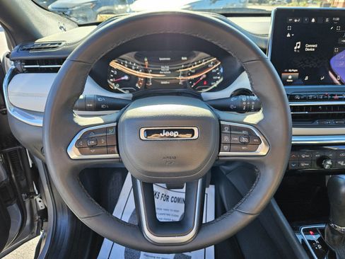 Used 2024 Jeep Compass Limited image 25