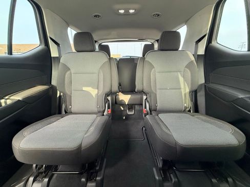 Used 2021 Chevrolet Traverse LT FWD image 30