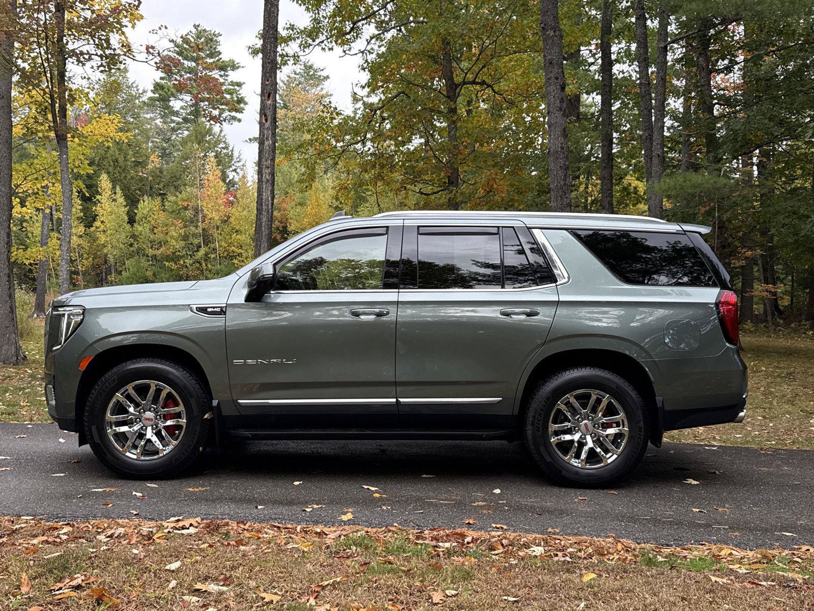 Used 2023 GMC Yukon Denali AWD/4WD image 4