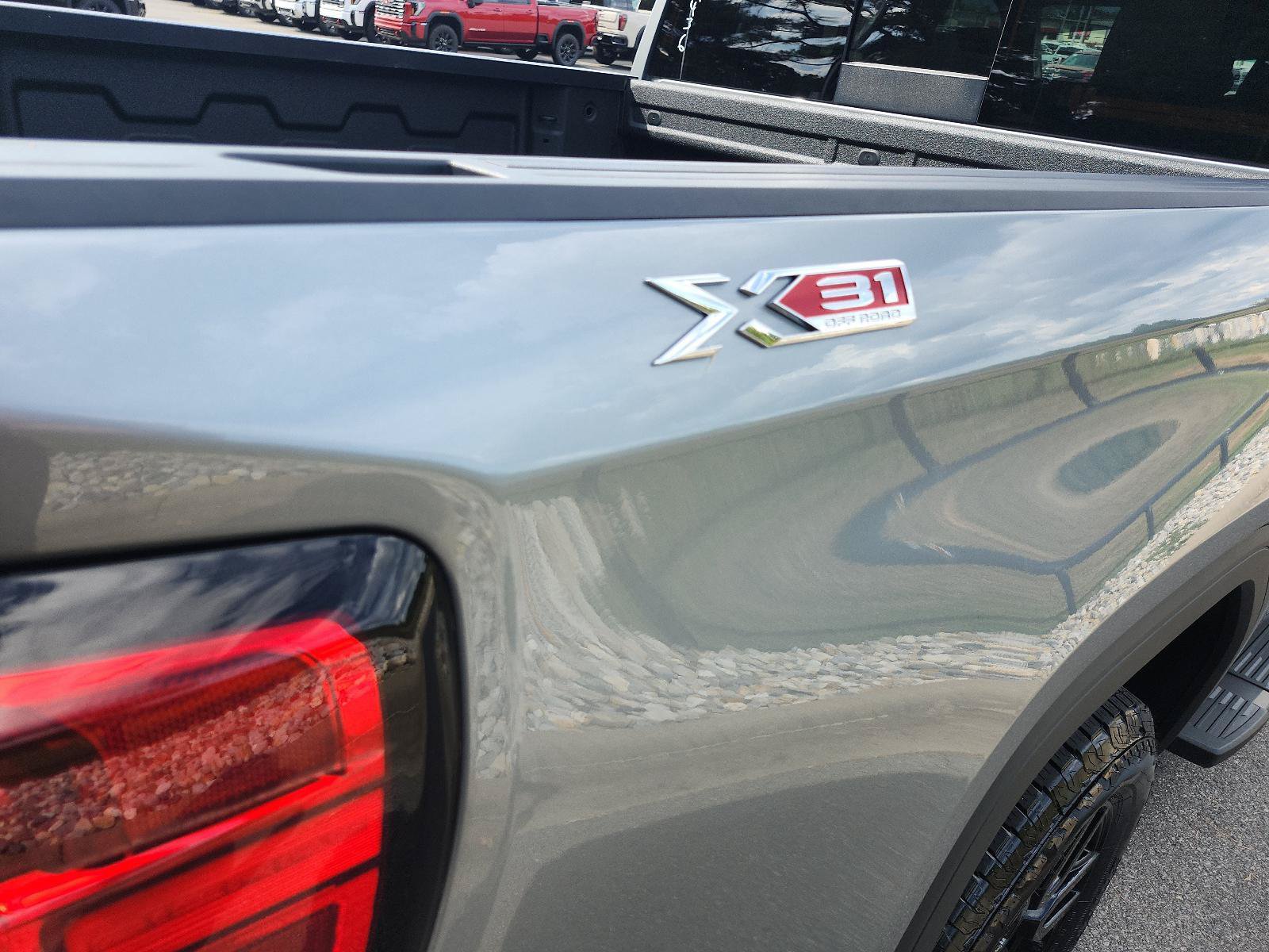 Certified 2024 GMC Sierra 1500 Elevation w/ Preferred Package AWD/4WD image 6