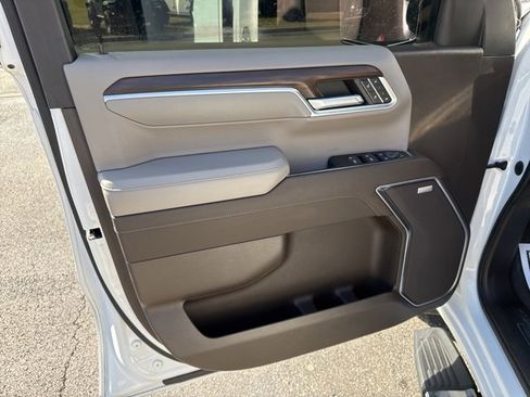 Used 2022 GMC Sierra 1500 SLT w/ SLT Convenience Package image 19