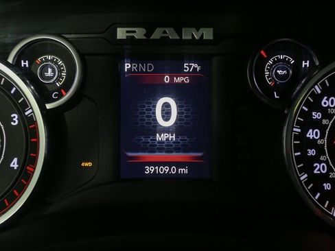 Used 2024 RAM 2500 Big Horn image 32