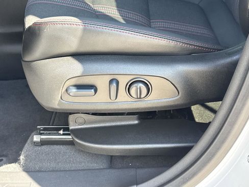 Used 2023 Chevrolet Equinox RS image 16