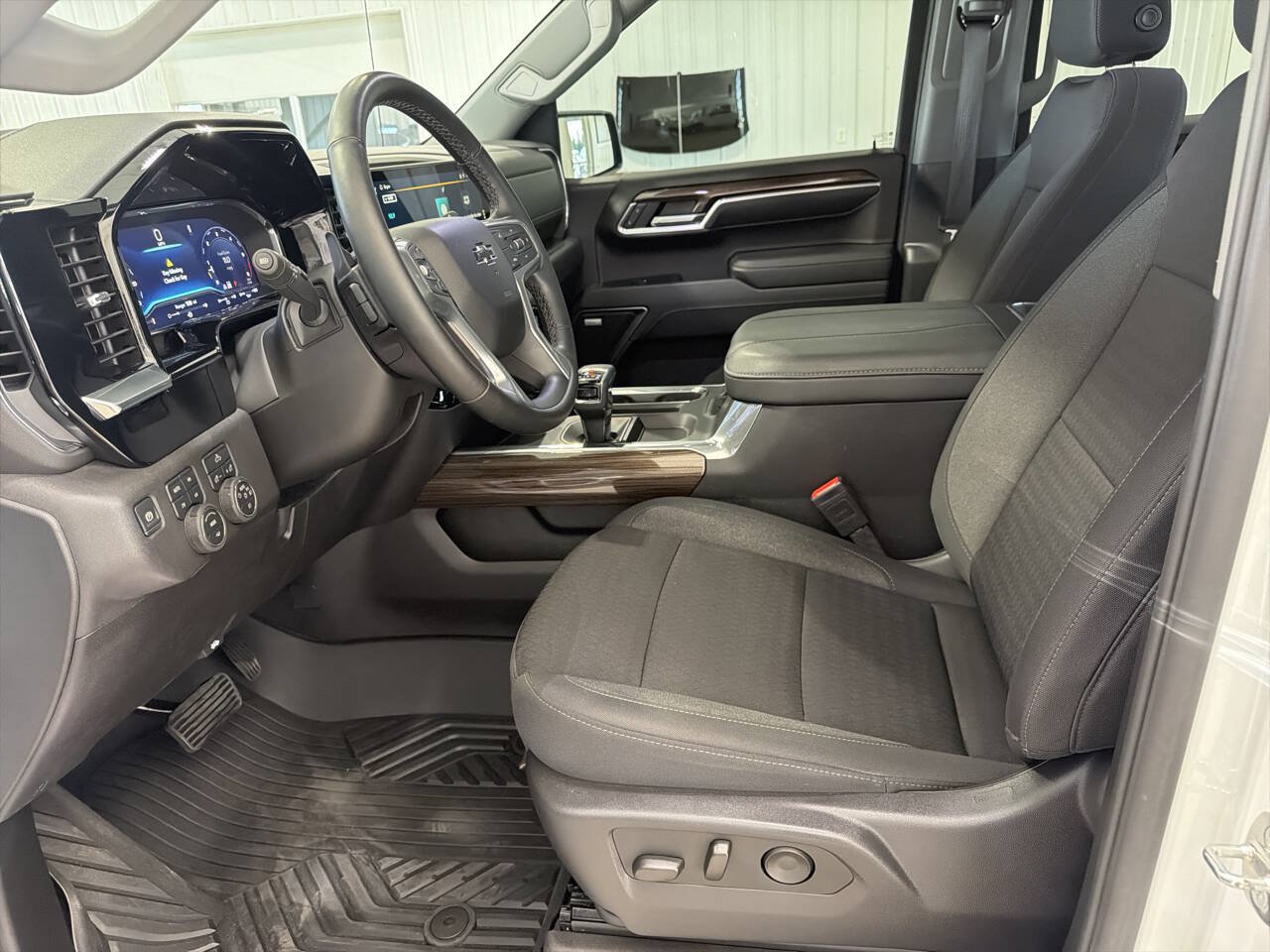 Used 2024 Chevrolet Silverado 1500 RST w/ Convenience Package II AWD/4WD image 11