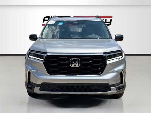 Used 2023 Honda Pilot Touring image 2
