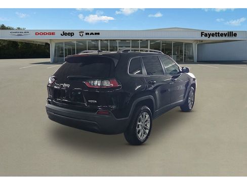 Used 2020 Jeep Cherokee Latitude image 3