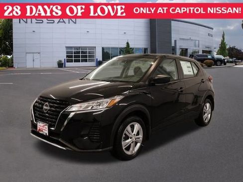 New 2025 Nissan Kicks Play S image 6