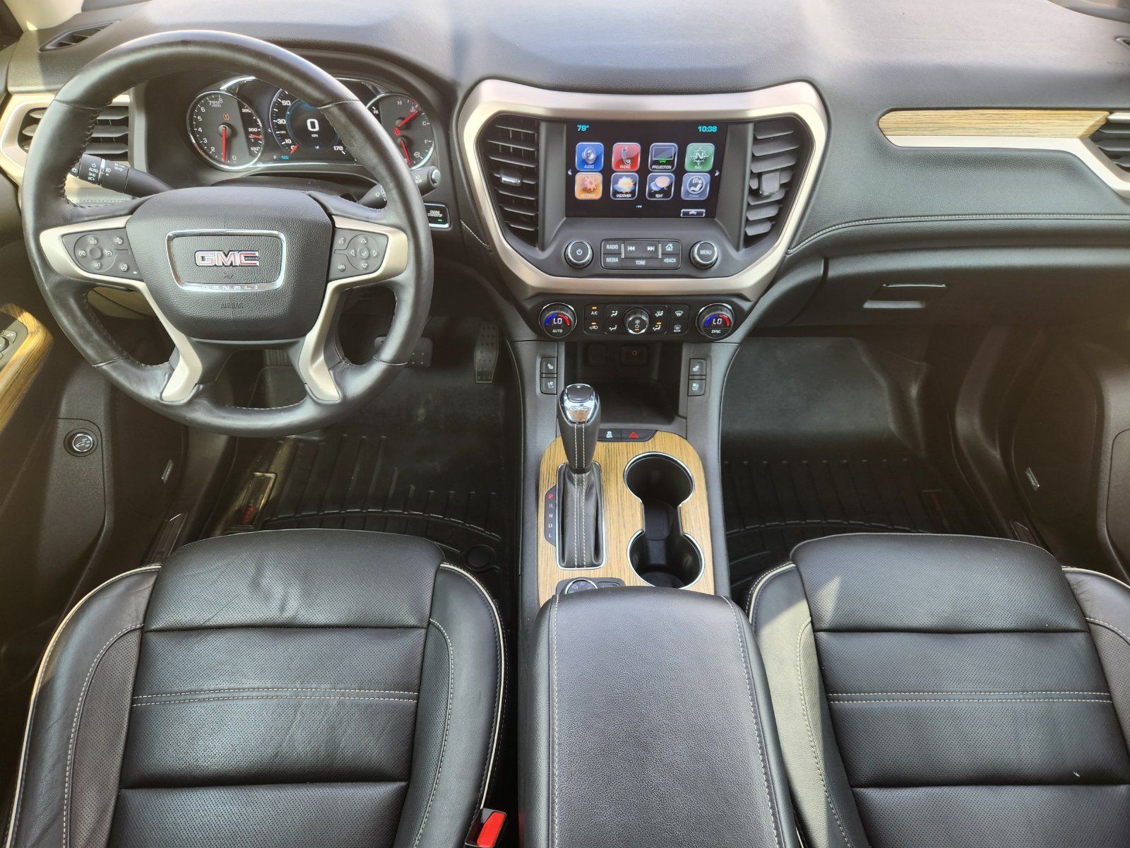 Used 2017 GMC Acadia Denali w/ Technology Package AWD/4WD image 29