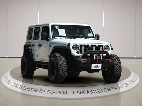 Used 2024 Jeep Wrangler Unlimited Sahara AWD/4WD image 10