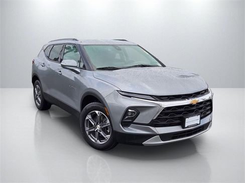 Used 2023 Chevrolet Blazer LT image 1