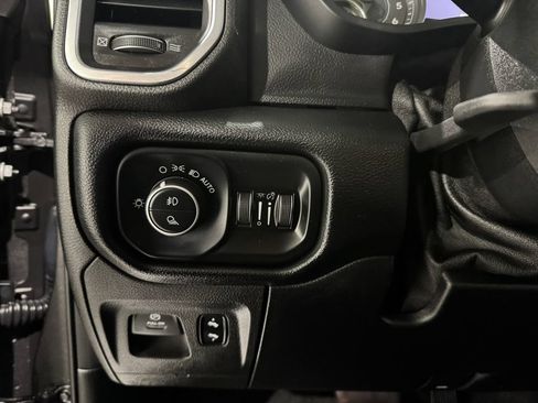 Used 2019 RAM 1500 Laramie AWD/4WD image 41