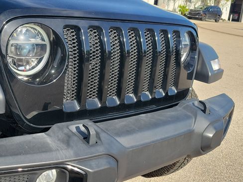 Used 2022 Jeep Wrangler Unlimited Sport image 7