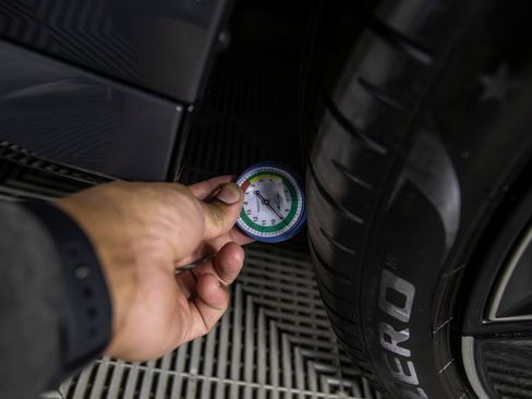 Used 2025 BMW 760i xDrive w/ Executive Package image 48