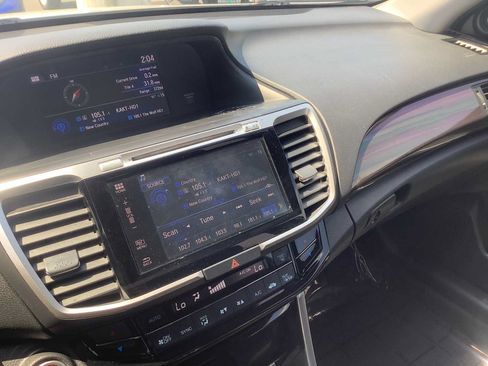 Used 2017 Honda Accord EX-L image 17