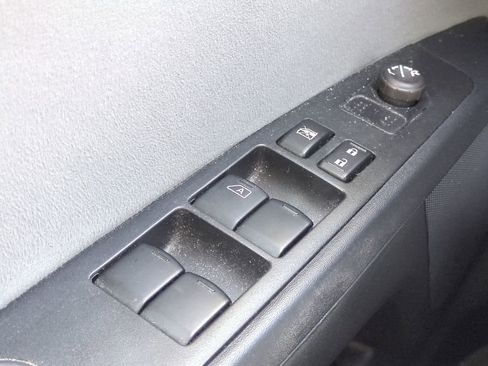 Used 2011 Nissan Sentra 2.0 SR w/ Convenience Pkg image 19