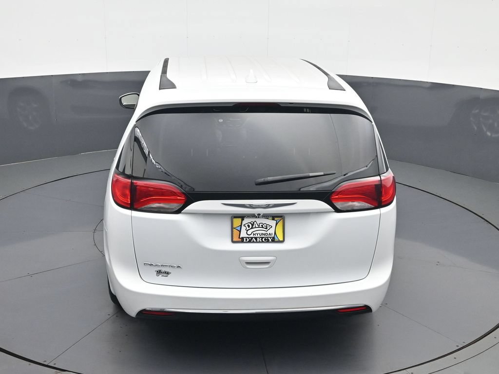 Used 2017 Chrysler Pacifica Touring Plus w/ Tire & Wheel Group FWD image 20