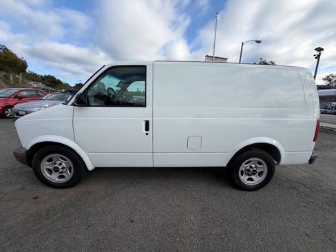 Used 2004 GMC Safari w/ Seat Package RWD image 3
