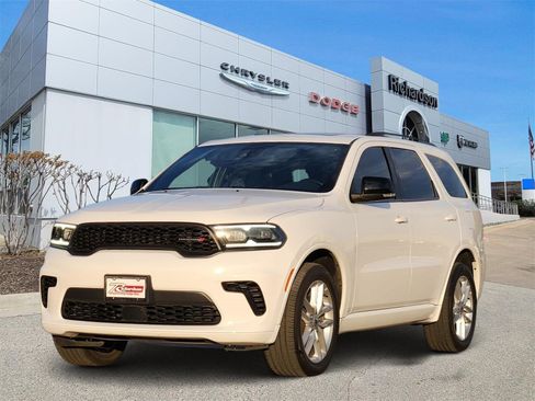 Used 2024 Dodge Durango GT image 2