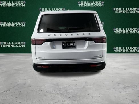 Used 2023 Jeep Wagoneer L Series III w/ Preferred Equipment Group AWD/4WD image 7