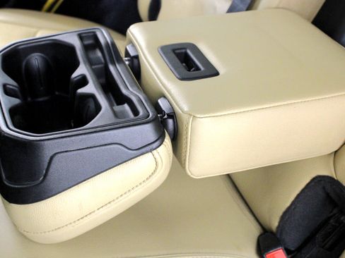 Used 2019 Jeep Wrangler Unlimited Rubicon image 38