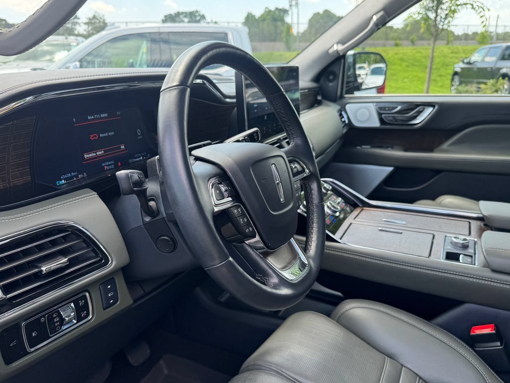 Used 2024 Lincoln Navigator Black Label AWD/4WD image 26