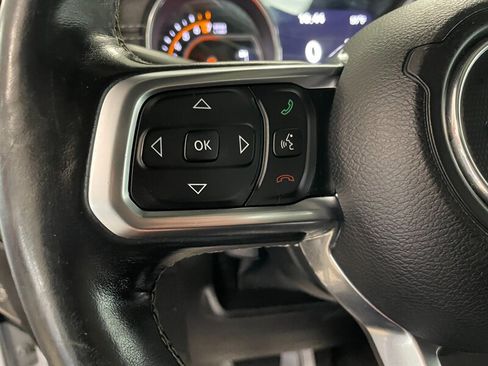 Used 2018 Jeep Wrangler Unlimited Sahara w/ Uconnect 4C Nav & Sound Group AWD/4WD image 11
