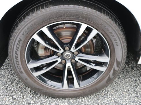 Used 2018 Volvo XC60 T5 Momentum w/ Convenience Package AWD/4WD image 14