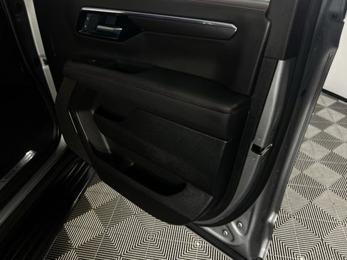 Used 2025 Chevrolet Suburban RST image 36