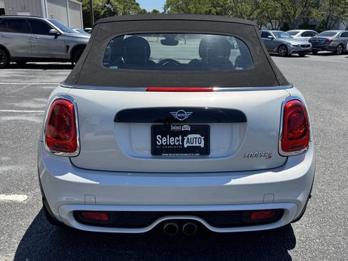 Used 2019 MINI Cooper S w/ Signature Upholstery Package FWD image 4