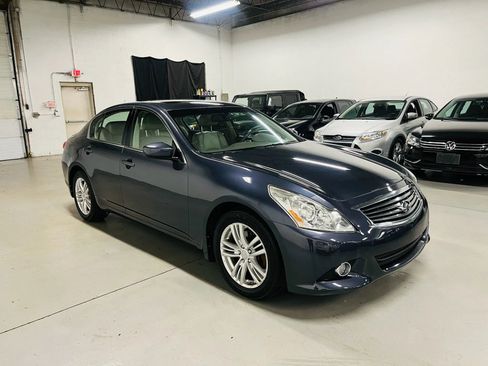 Used 2011 INFINITI G25 x w/ Moonroof Pkg image 4