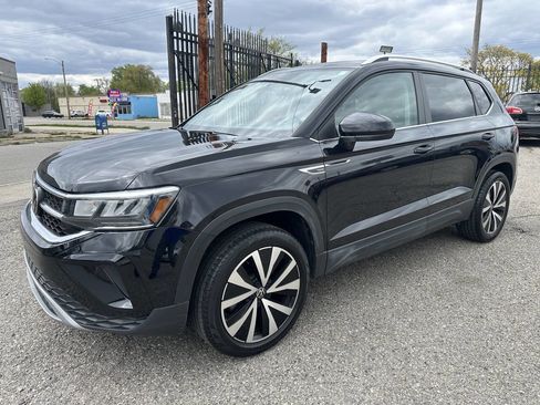 Used 2022 Volkswagen Taos SE AWD/4WD image 3