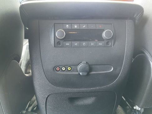Used 2010 Chevrolet Suburban LT image 28