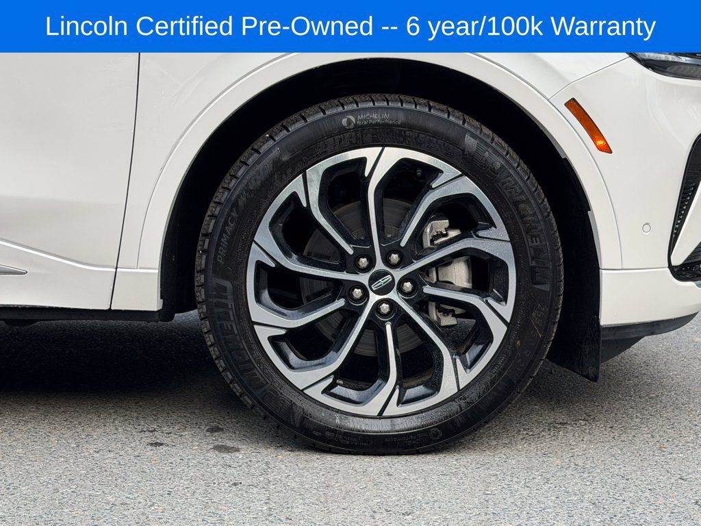 Certified 2024 Lincoln Nautilus Reserve AWD/4WD image 9