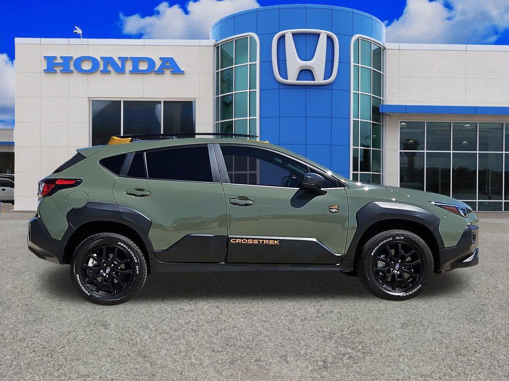 Used 2025 Subaru Crosstrek 2.5i Wilderness w/ Wilderness Package AWD/4WD image 2