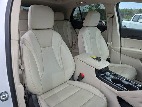Used 2021 Buick Envision Essence w/ Technology Package I image 13