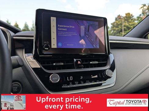 Used 2025 Toyota Corolla Hatchback w/ SE Package FWD image 18