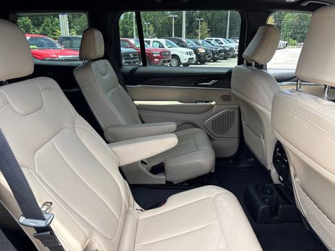 Used 2023 Jeep Grand Cherokee L Limited RWD image 30