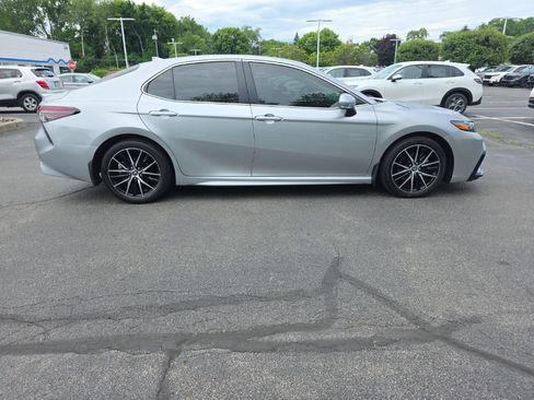 Used 2024 Toyota Camry SE FWD image 9